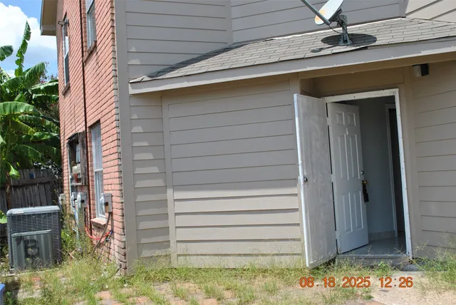 $1,350 | 12700 Leader Street, Unit C, Houston, TX 77072