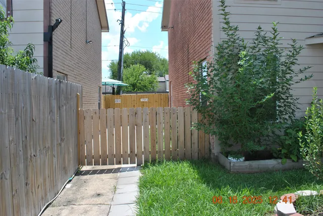 $1,350 | 12700 Leader Street, Unit C, Houston, TX 77072