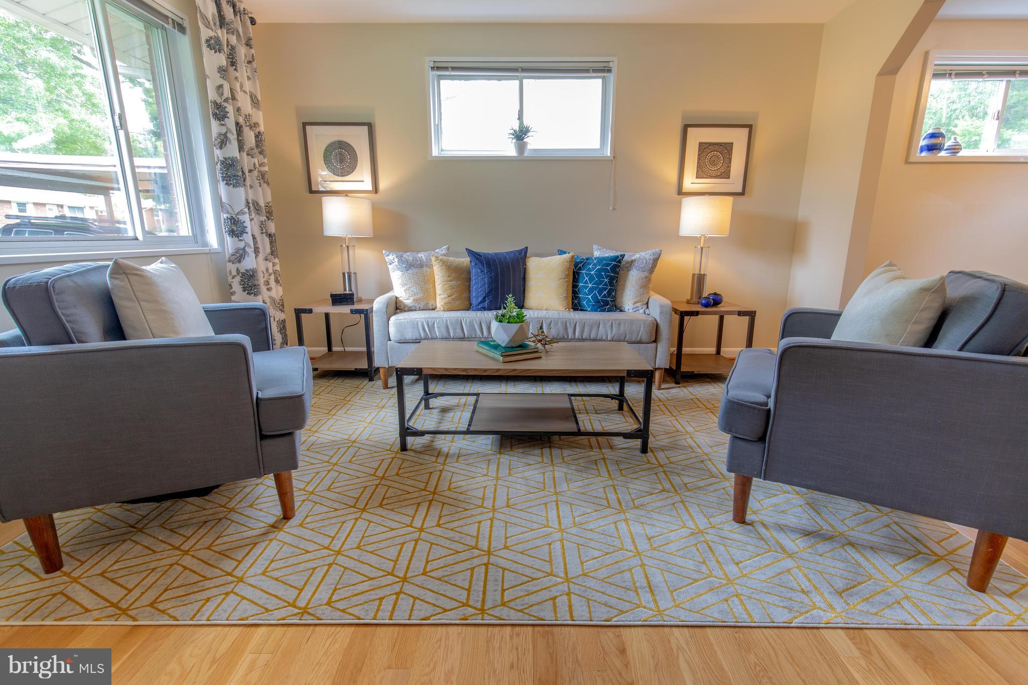 11101 Lombardy Road Silver Spring, MD 20901 - Photo 3 of 29 Living Room