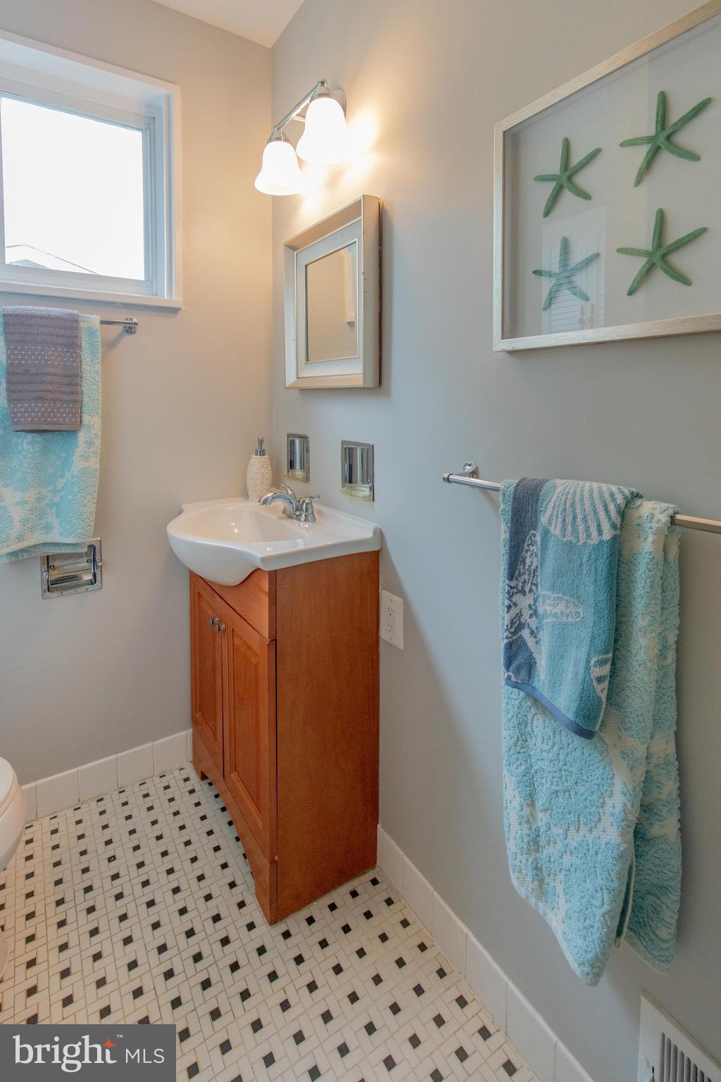 11101 Lombardy Road Silver Spring, MD 20901 - Photo 24 of 29 Bath