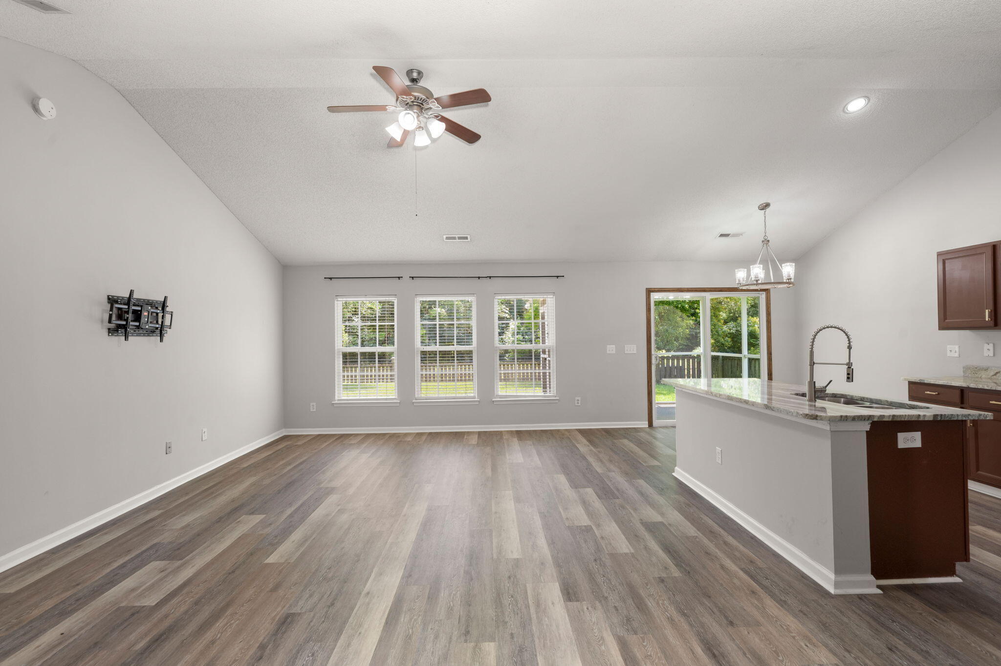225 Border Road Goose Creek, SC 29445 - Photo 8 of 37