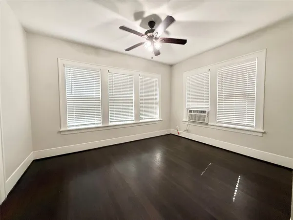 $1,095 | 1126 Berthea Street, Unit 11, Houston, TX 77006