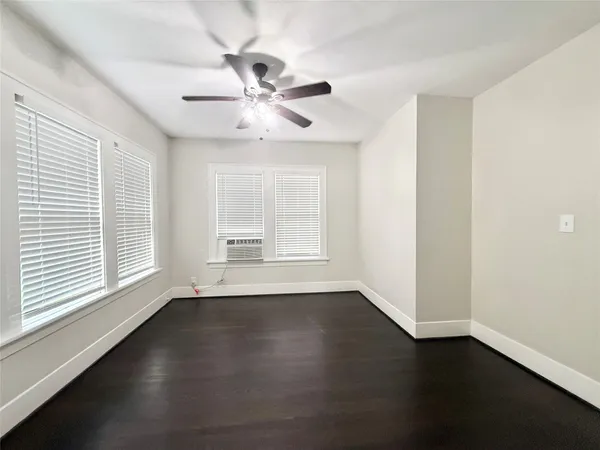 $1,095 | 1126 Berthea Street, Unit 11, Houston, TX 77006