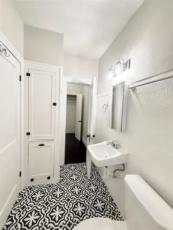 $1,095 | 1126 Berthea Street, Unit 11, Houston, TX 77006