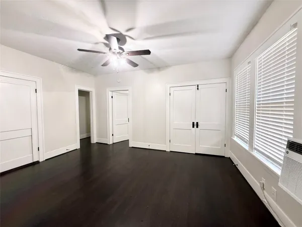 $1,095 | 1126 Berthea Street, Unit 11, Houston, TX 77006