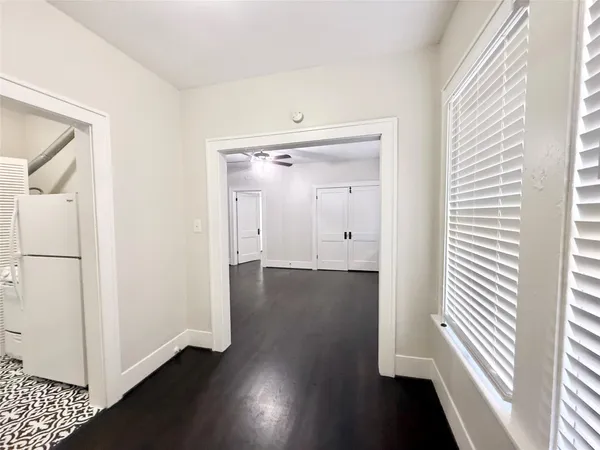 $1,095 | 1126 Berthea Street, Unit 11, Houston, TX 77006
