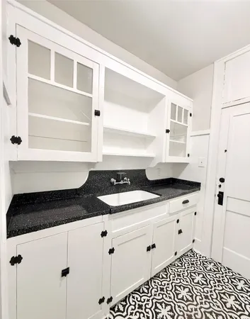 $1,095 | 1126 Berthea Street, Unit 11, Houston, TX 77006