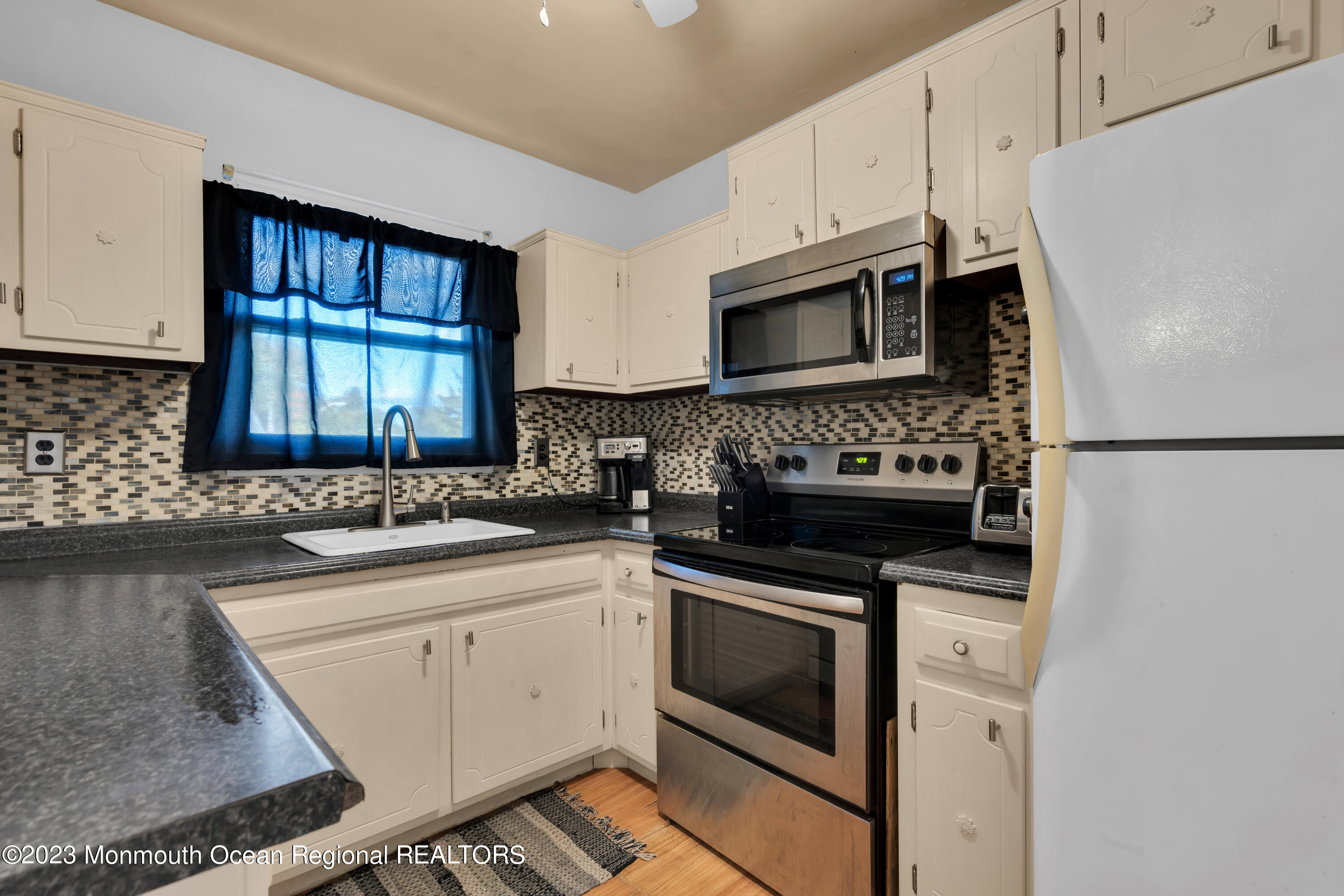 142 Azalea Drive, Unit B Whiting, NJ 08759 - Photo 12 of 27 021_dsc00451