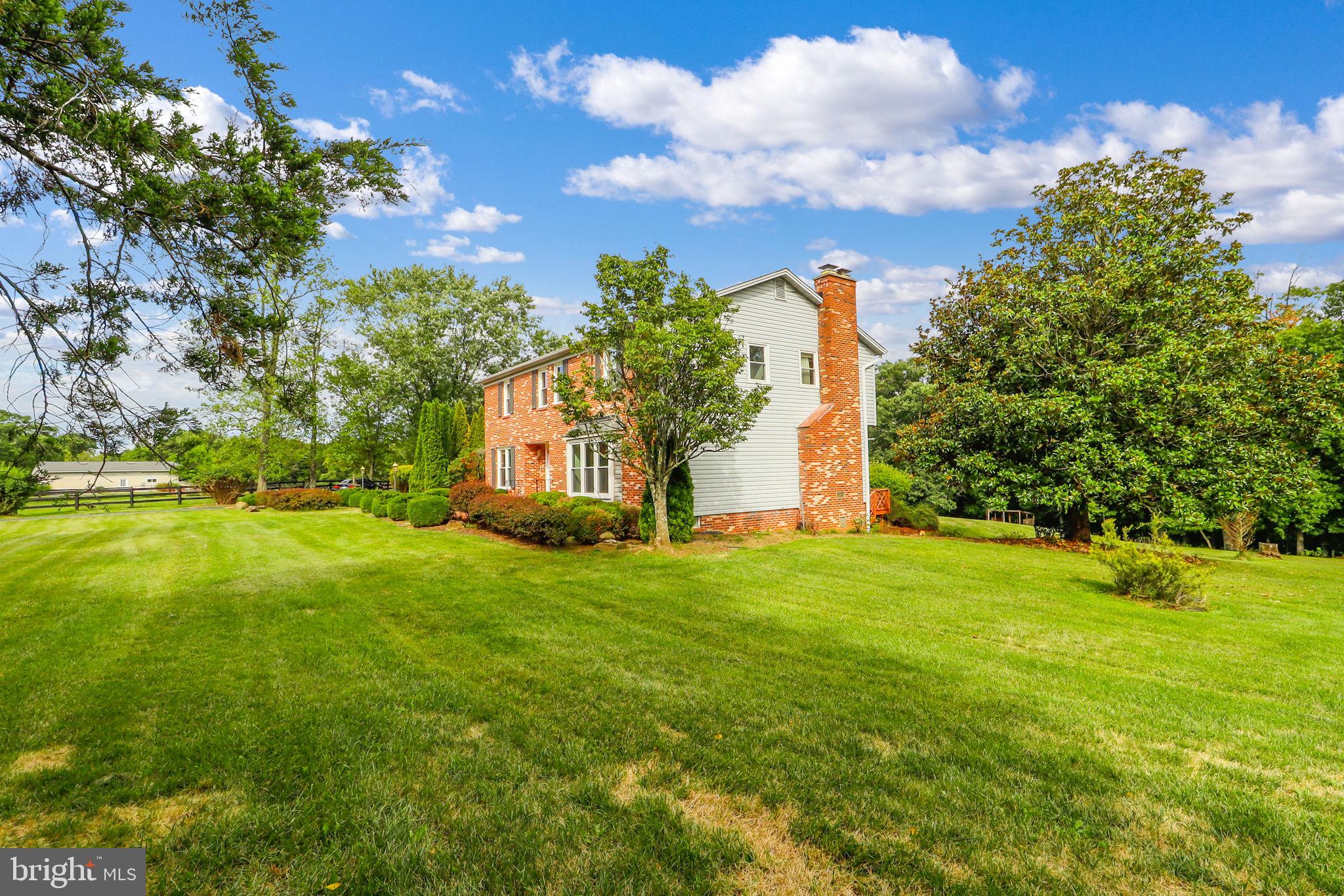 21960 Oatlands Road Aldie, VA 20105 - Photo 5 of 79