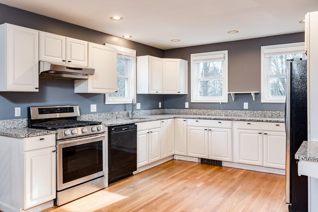 68 Taylor Road Acton, MA 01720 - Photo 4 of 35 Gallery Image 4