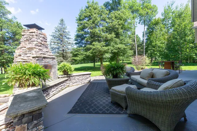 $999,000 | 24197 Willow Circle, Nisswa, MN 56468