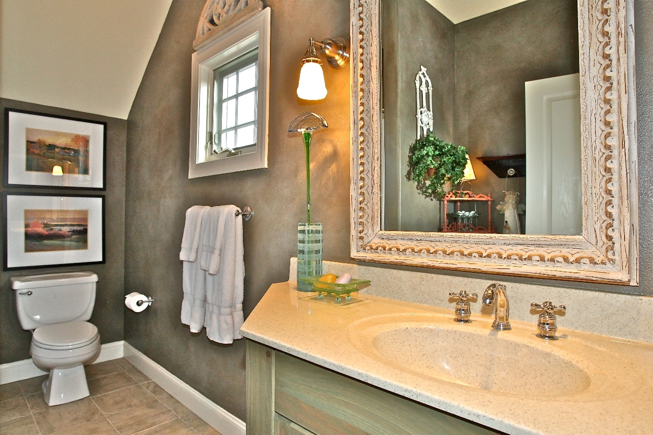 990 3 Quarter Point Road Wirtz, VA 24184 - Photo 42 of 68 Upper Guest Bath 1