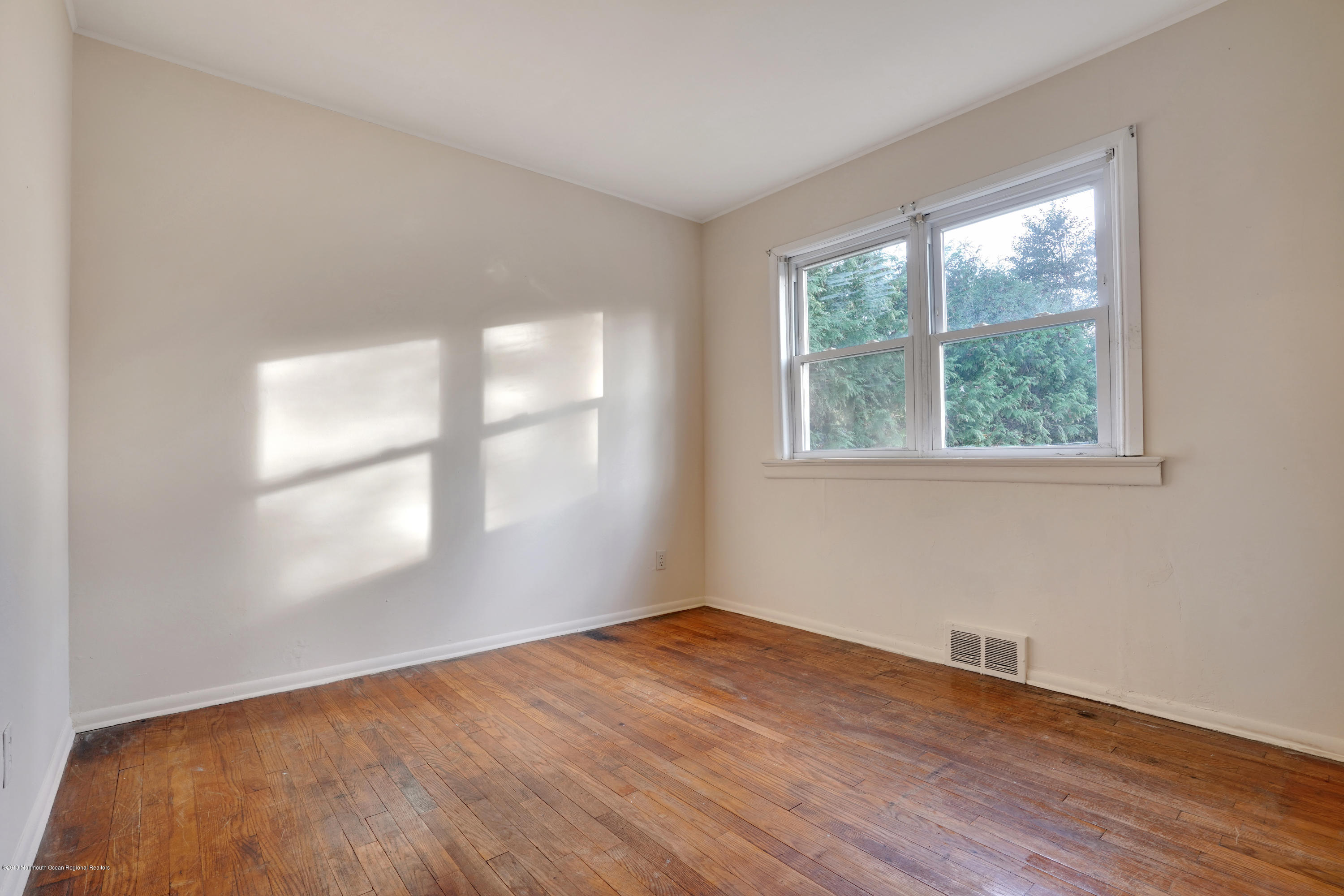 416 Moore Road Neptune Township, NJ 07753 - Photo 14 of 20 mjb00451-mjb00455