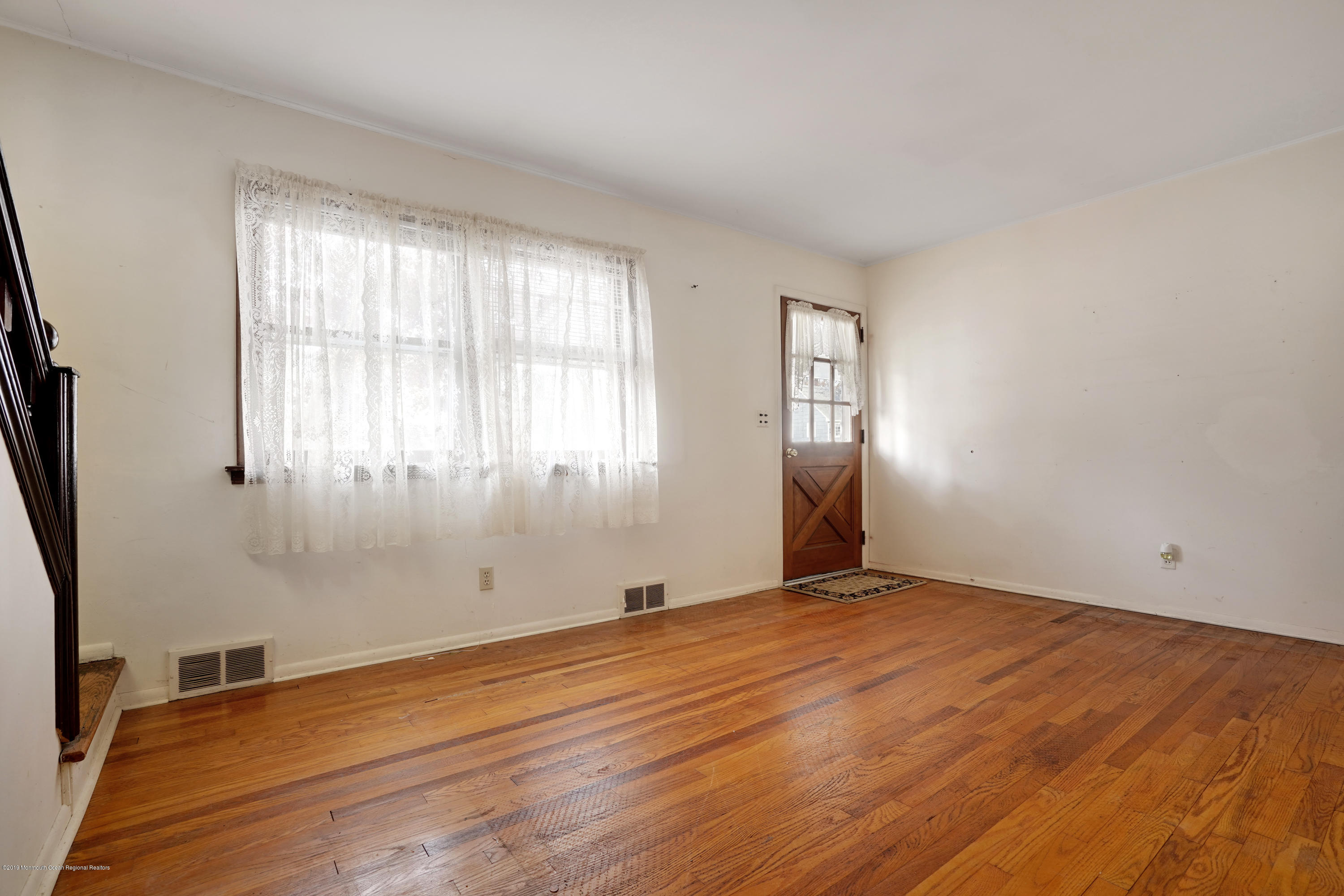 416 Moore Road Neptune Township, NJ 07753 - Photo 5 of 20 mjb00446-mjb00450