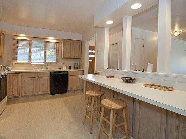 1718 Dunmore Road Ann Arbor, MI 48103 - Photo 11 of 31 Photo 11