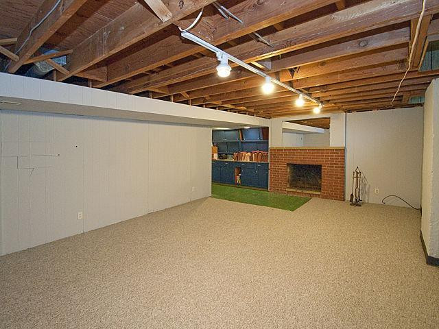 1718 Dunmore Road Ann Arbor, MI 48103 - Photo 21 of 31 Photo 21