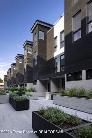 $7,350,000 | 165 Glenwood Street, Unit 28, Jackson, WY 83001