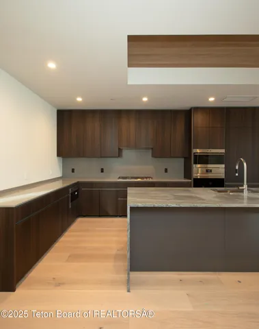 $7,350,000 | 165 Glenwood Street, Unit 28, Jackson, WY 83001