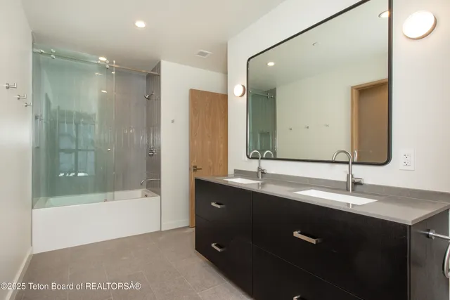 $7,350,000 | 165 Glenwood Street, Unit 28, Jackson, WY 83001
