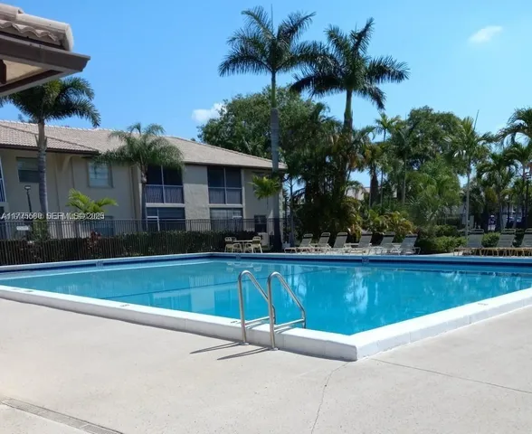 $178,000 | 5501 Lakeside Drive, Unit 204, Margate, FL 33063