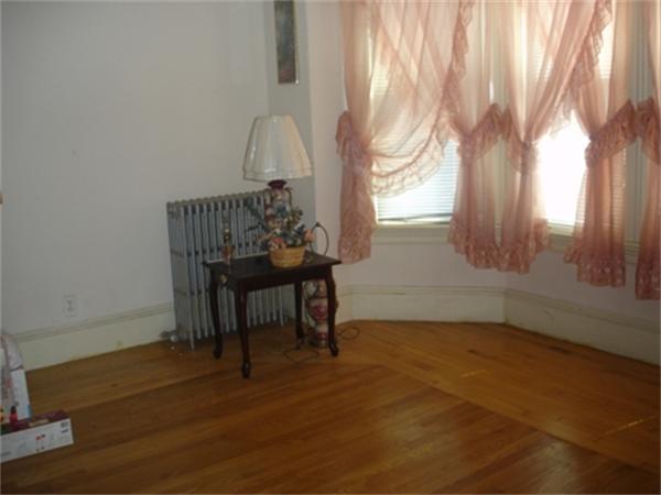 154 Cottage Street Fall River, MA 02721 - Photo 4 of 9