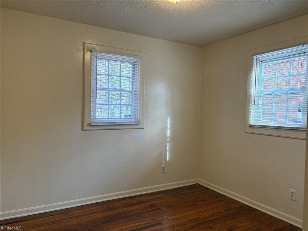 1301 Wise Avenue High Point, NC 27260 - Photo 5 of 11