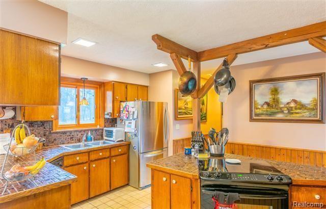 11230 Clark Road Davisburg, MI 48350 - Photo 11 of 46 11230 Clark Road-18.jpg