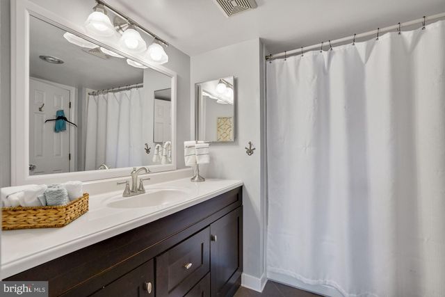 $398,000 | 1200 Braddock Place, Unit 209, Alexandria, VA 22314