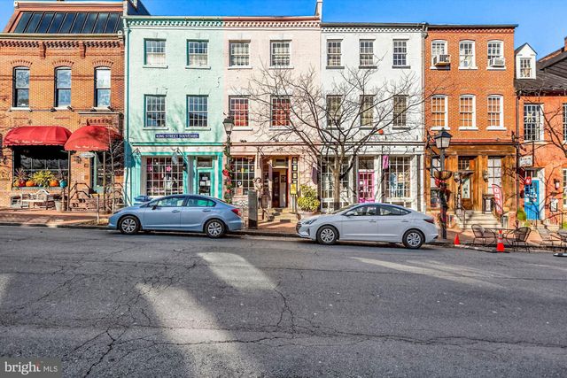 $398,000 | 1200 Braddock Place, Unit 209, Alexandria, VA 22314