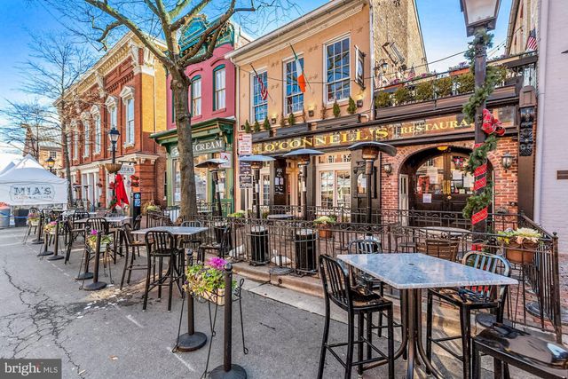 $398,000 | 1200 Braddock Place, Unit 209, Alexandria, VA 22314