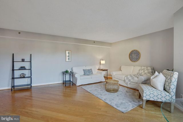 $398,000 | 1200 Braddock Place, Unit 209, Alexandria, VA 22314