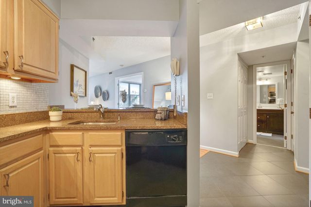 $398,000 | 1200 Braddock Place, Unit 209, Alexandria, VA 22314