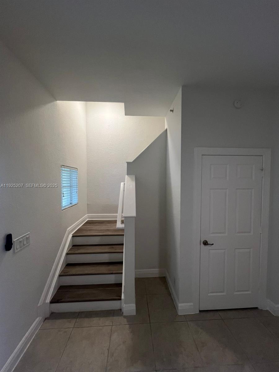 22 Southwest 6th Court, Unit 22 Pompano Beach, FL 33060 - Photo 7 of 26 a view of entryway