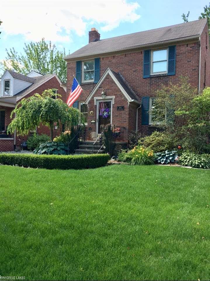 1793 Hampton Road Grosse Pointe, MI 48236 - Photo 60 of 69 31354587-59.JPG