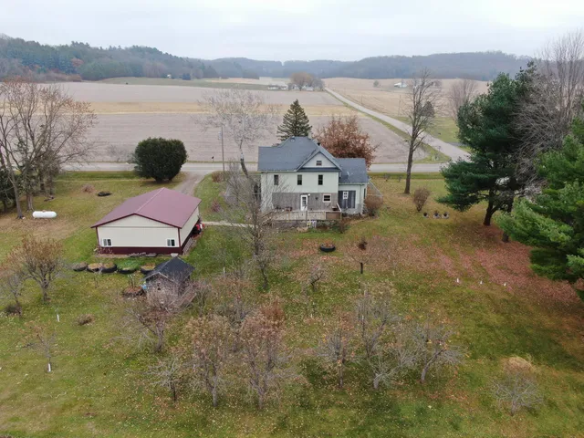 $300,000 | 5012 County Hwy BC, Sparta, WI 54656