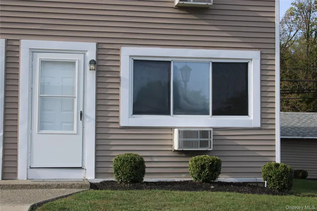 $2,400 | 1 Fishkill Glen Drive, Unit A, Fishkill, NY 12524