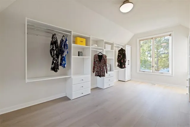 $897,500 | 3680 West 194th Street, Stilwell, KS 66085