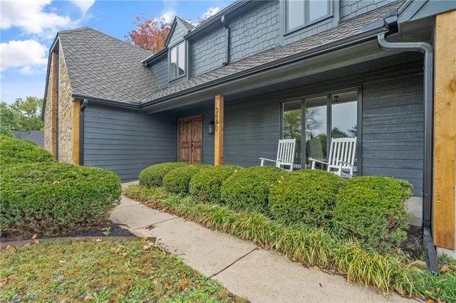 $897,500 | 3680 West 194th Street, Stilwell, KS 66085