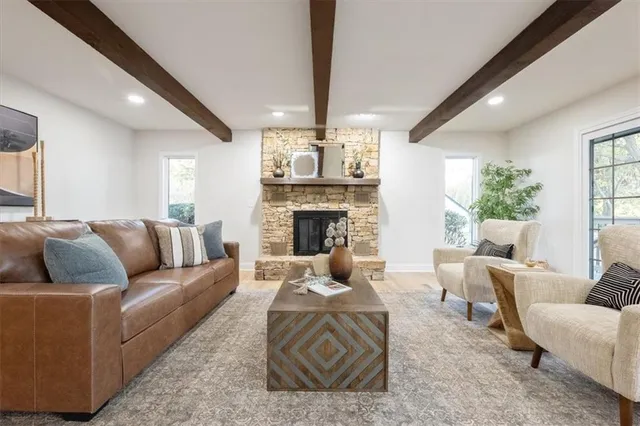 $897,500 | 3680 West 194th Street, Stilwell, KS 66085