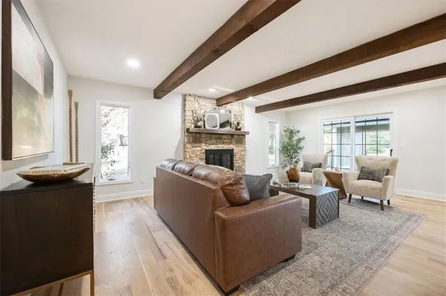 $897,500 | 3680 West 194th Street, Stilwell, KS 66085