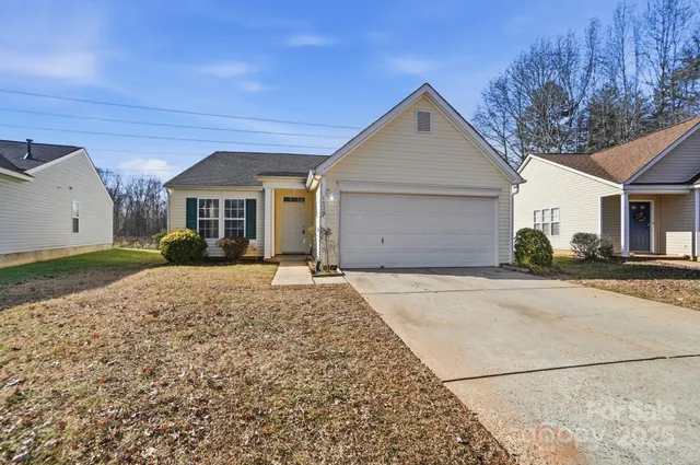 $289,900 | 1533 Hollow Maple Drive, Charlotte, NC 28216