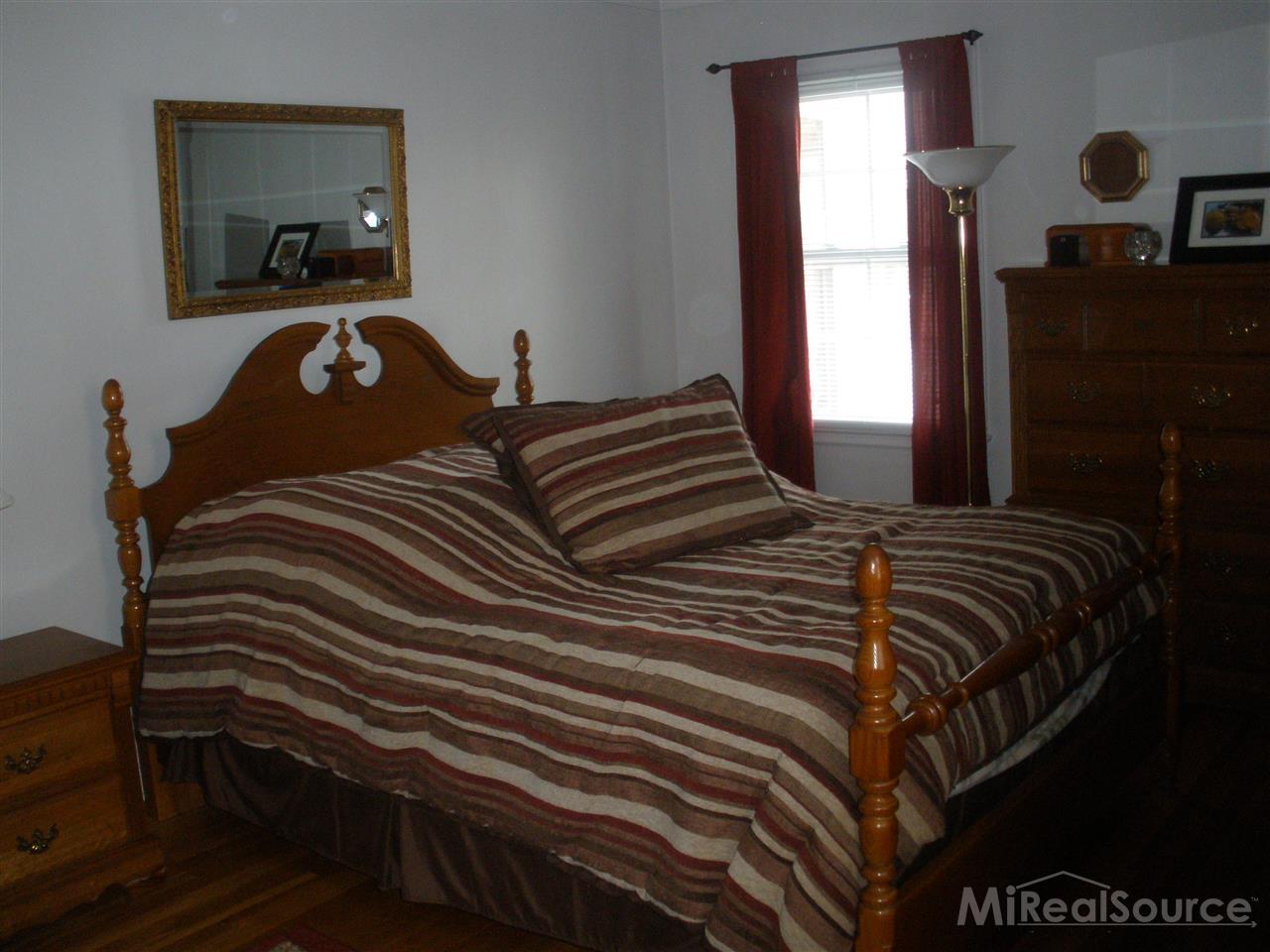 855-57 Harcourt Road Grosse Pointe, MI 48230 - Photo 16 of 30 31189553-15.JPG
