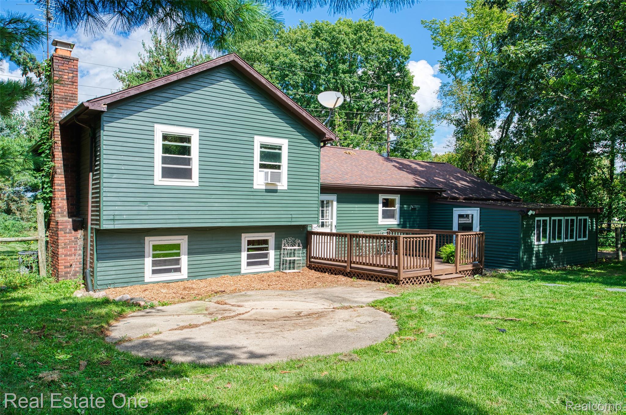 5130 Iosco Road Webberville, MI 48892 - Photo 7 of 39 Additional content