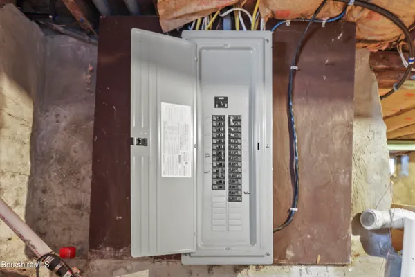 $284,000 | 19 Fisk Street, Cheshire, MA 01225