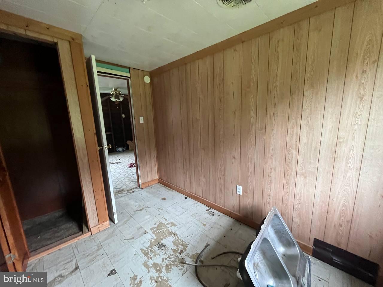 132 Thomas Road New Castle, PA 16101 - Photo 35 of 51