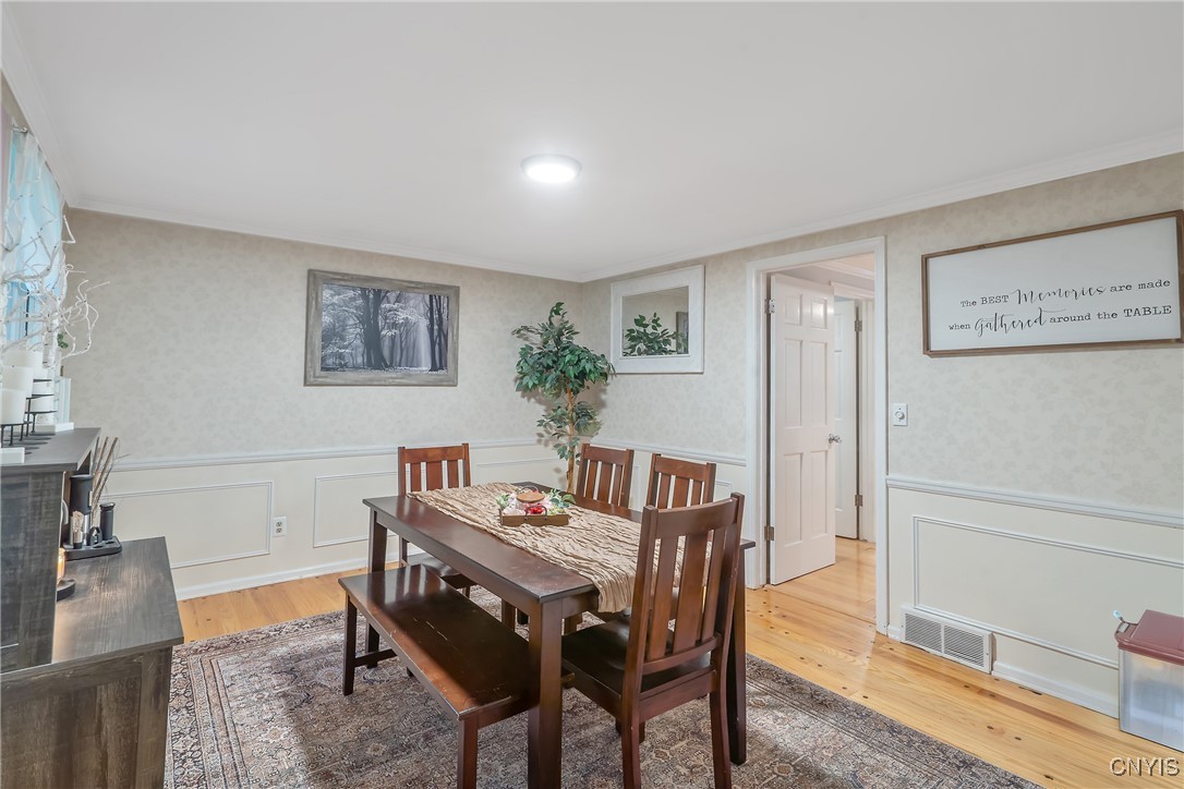 223 Windcrest Drive Camillus, NY 13031 - Photo 18 of 45 Dining Room