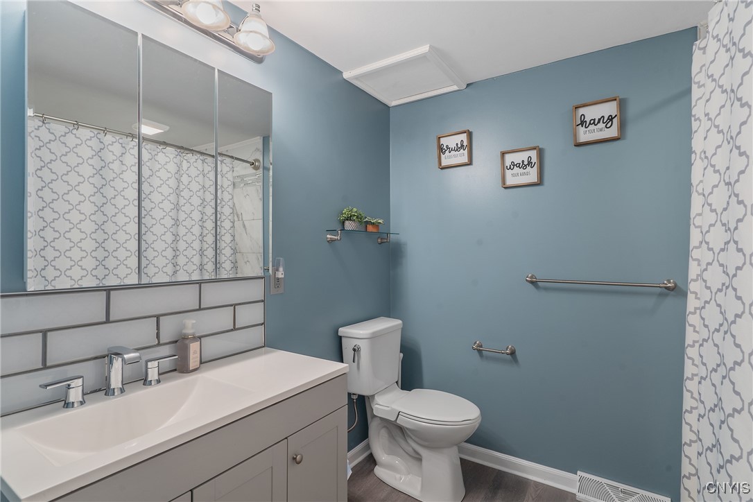 223 Windcrest Drive Camillus, NY 13031 - Photo 32 of 45 Full Bathroom Second Floor