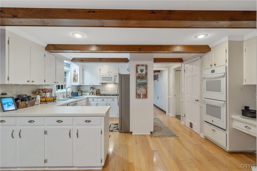 223 Windcrest Drive Camillus, NY 13031 - Photo 10 of 45 Kitchen