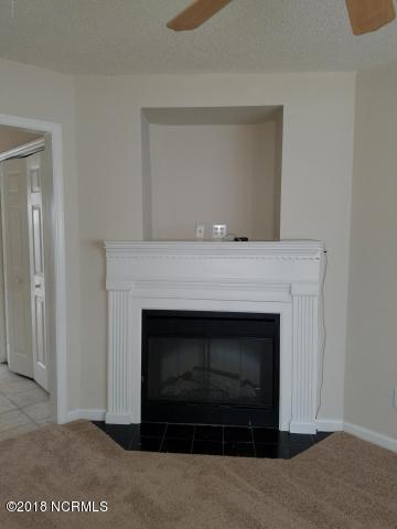 920 Spring Forest Road, Unit L1 Greenville, NC 27834 - Photo 3 of 9 Living Room