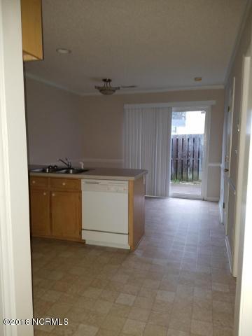 920 Spring Forest Road, Unit L1 Greenville, NC 27834 - Photo 4 of 9 Kitchen